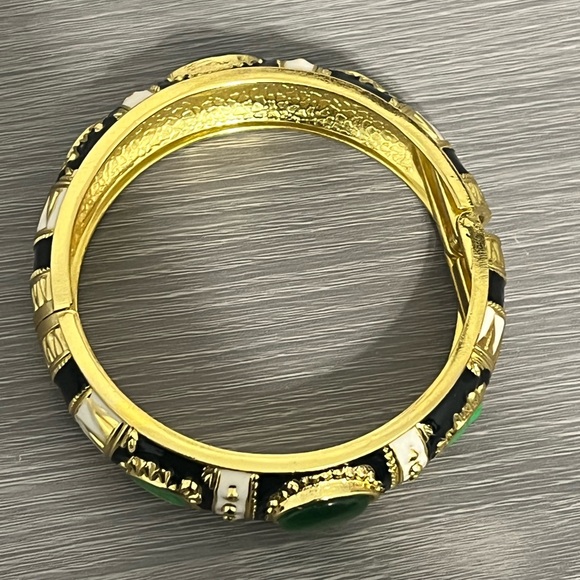 New Gold & Enamel Hinged Bangle Bracelet, Black & White with Green Stones - Picture 4 of 7